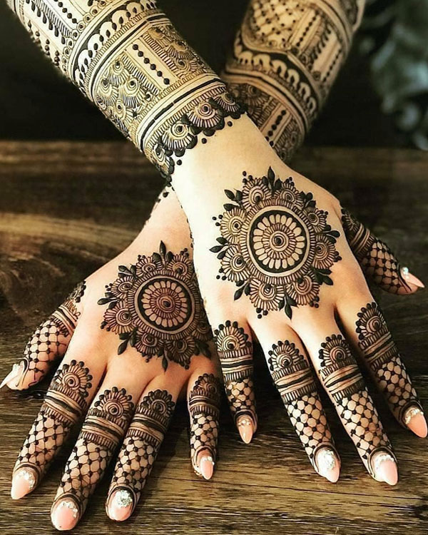 Bridal heavy mehndi design